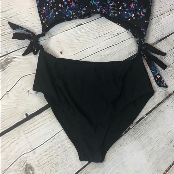 AZ Jean Co. Cut out one piece swimsuit - Picture 3 of 11